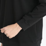 スビンプラチナムミドルスウェットシャツブラックの袖を写したメンズ着用画像