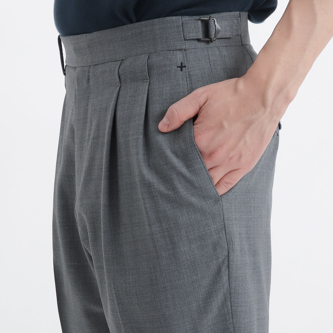 テックウール®トロピカル ツープリーツショートパンツ グレー