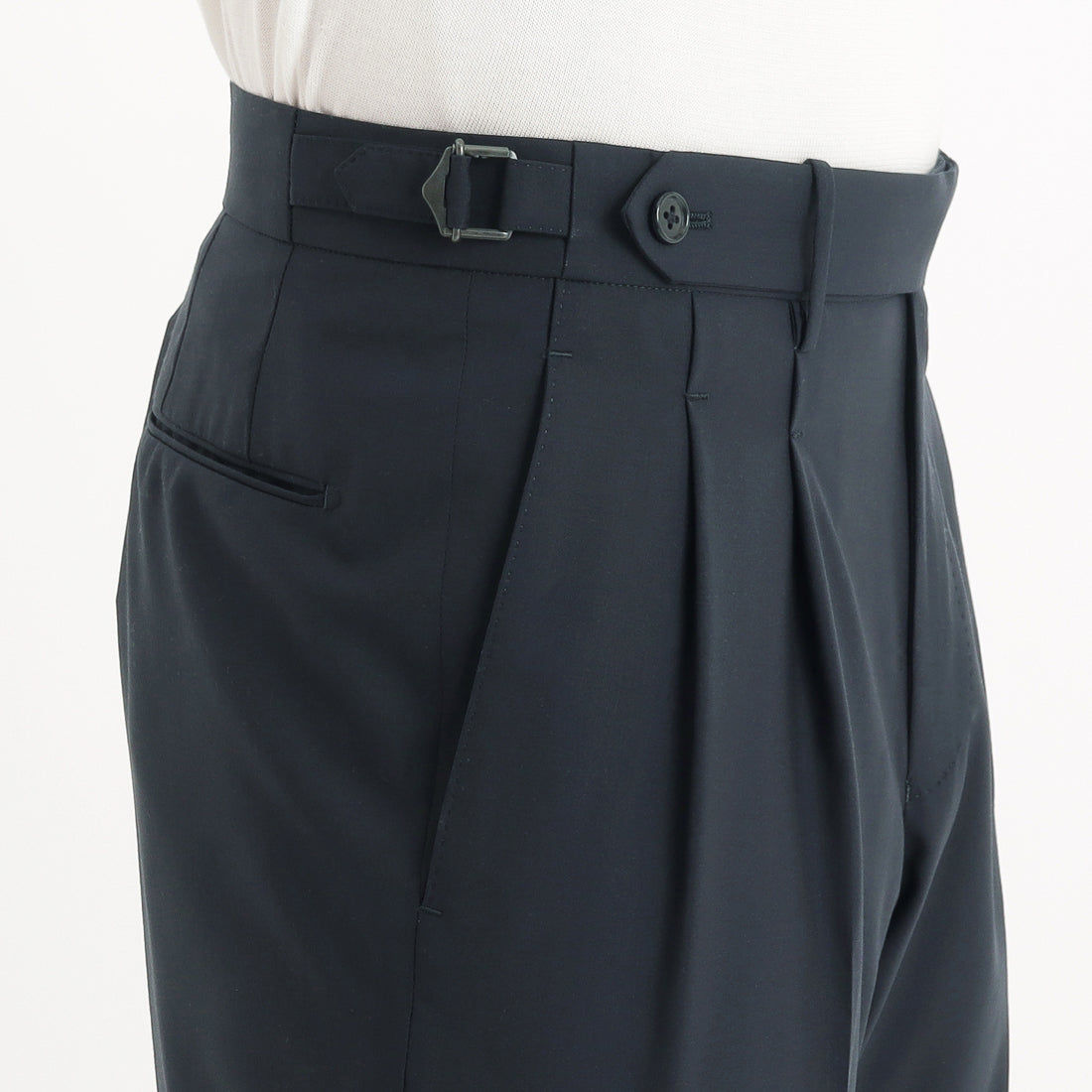 Tropical Two Pleats Short Pants Color: Navy