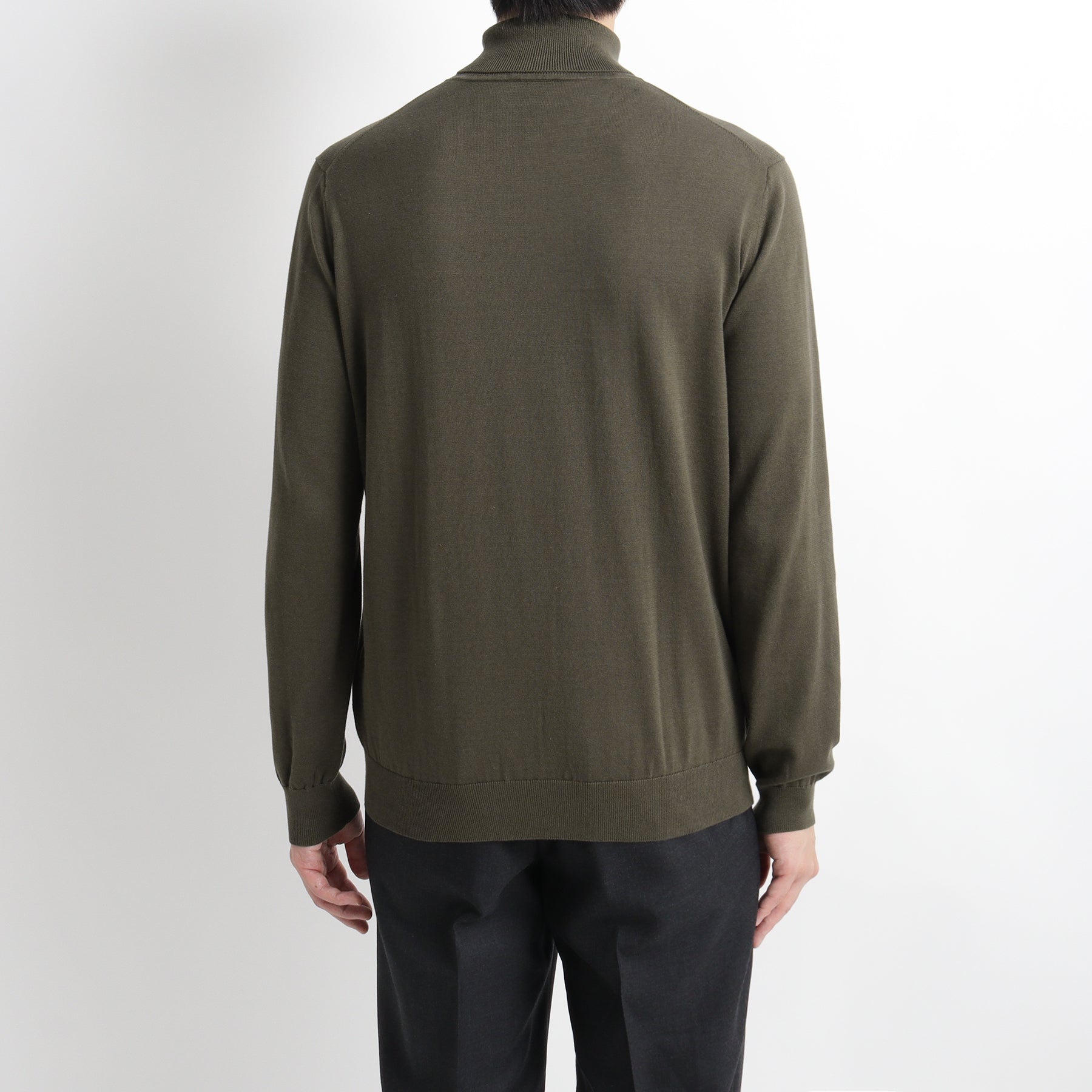 スビンプラチナム タートルネックニット オリーブ | ＋CLOTHET ONLINE