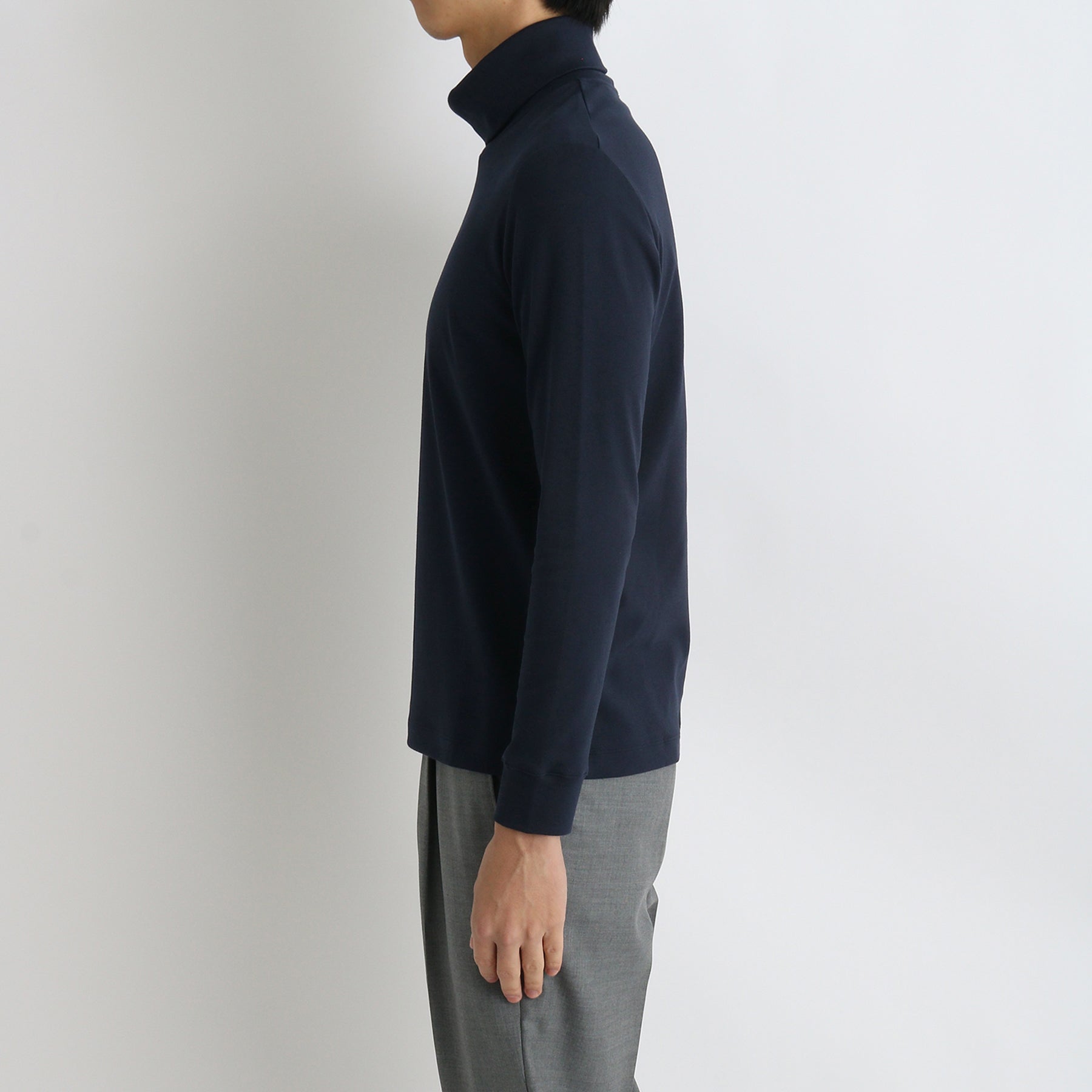 スビンプラチナムスムース タートルネックロングスリーブTシャツ