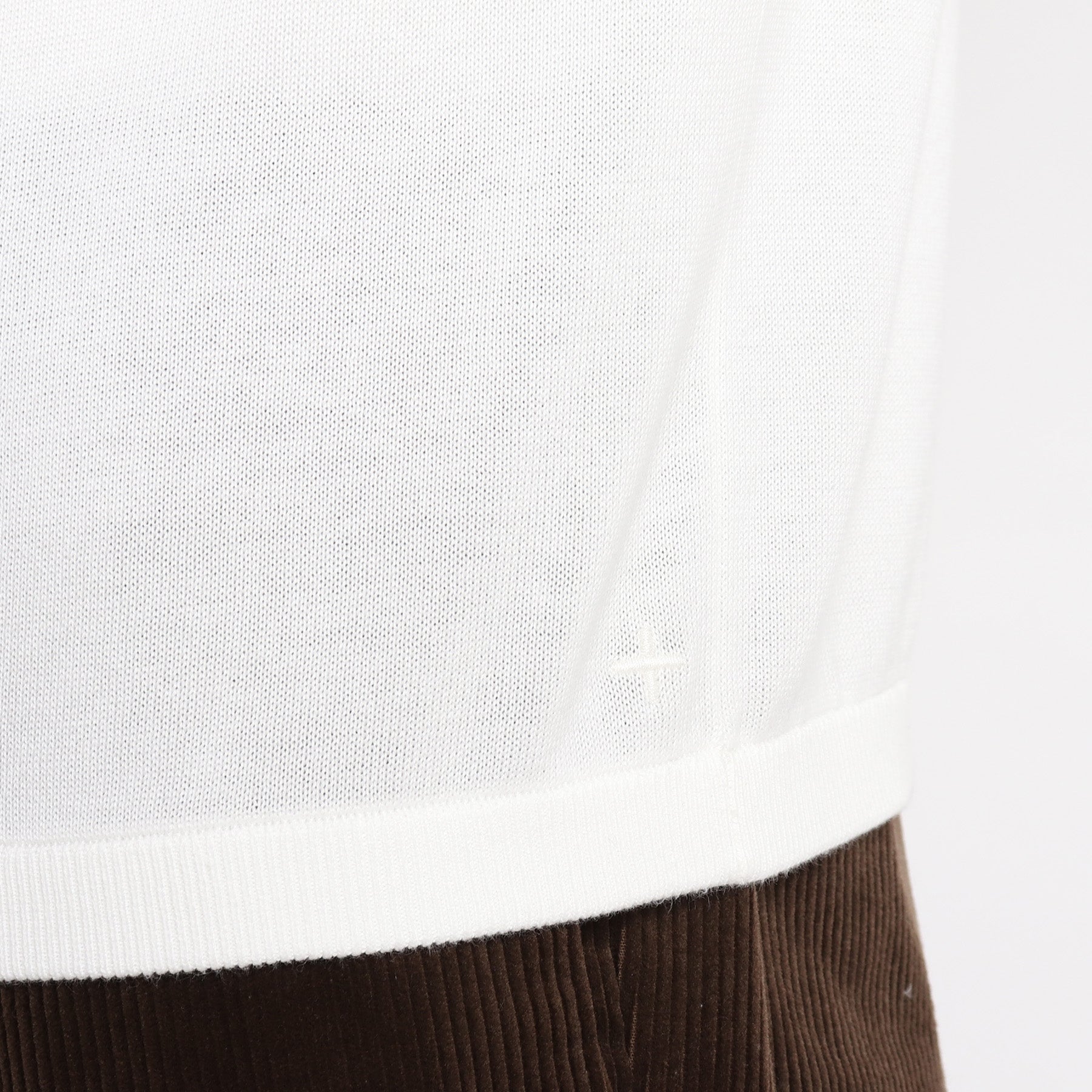 Crew Neck Knit Color: White