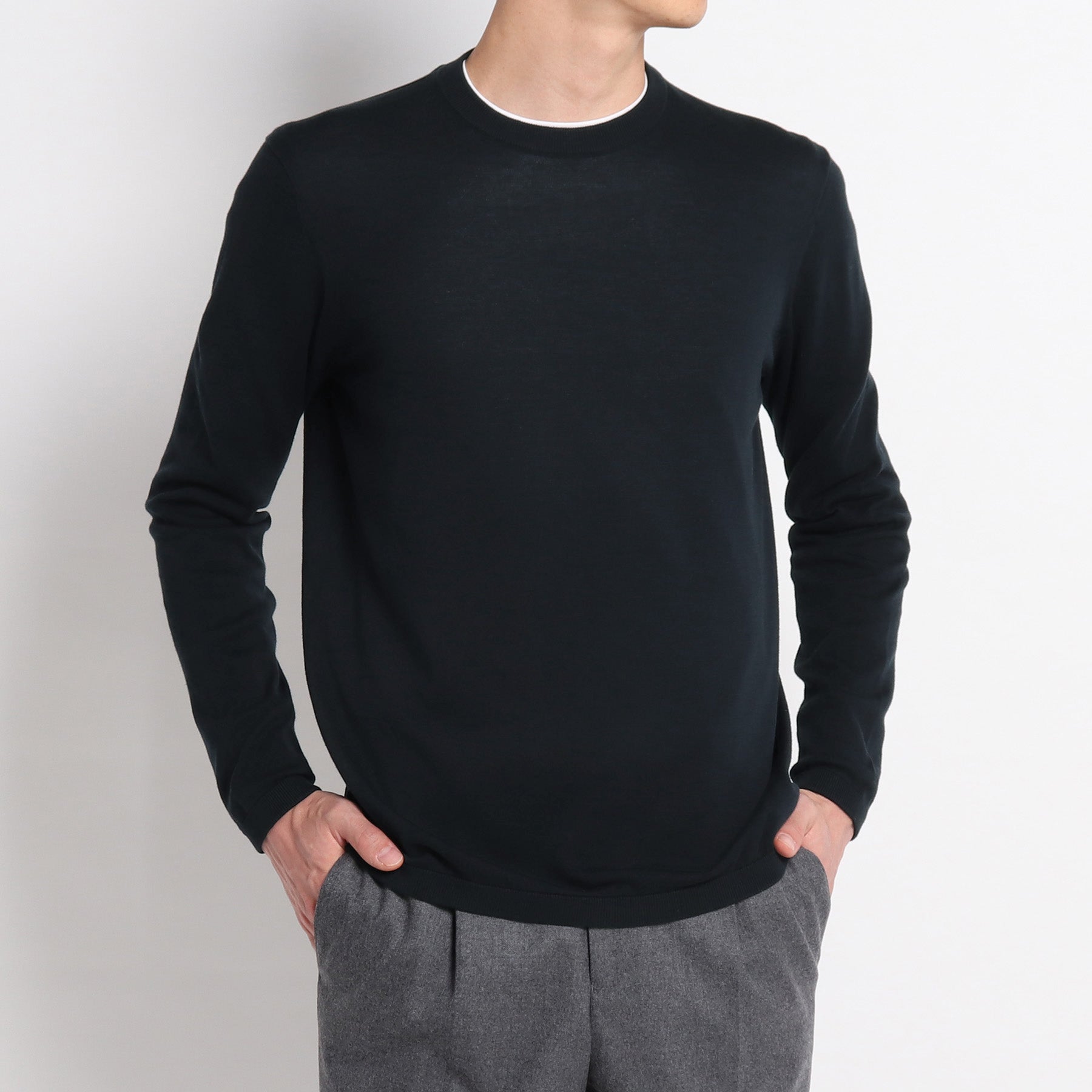 Crew Neck Knit Color: Navy