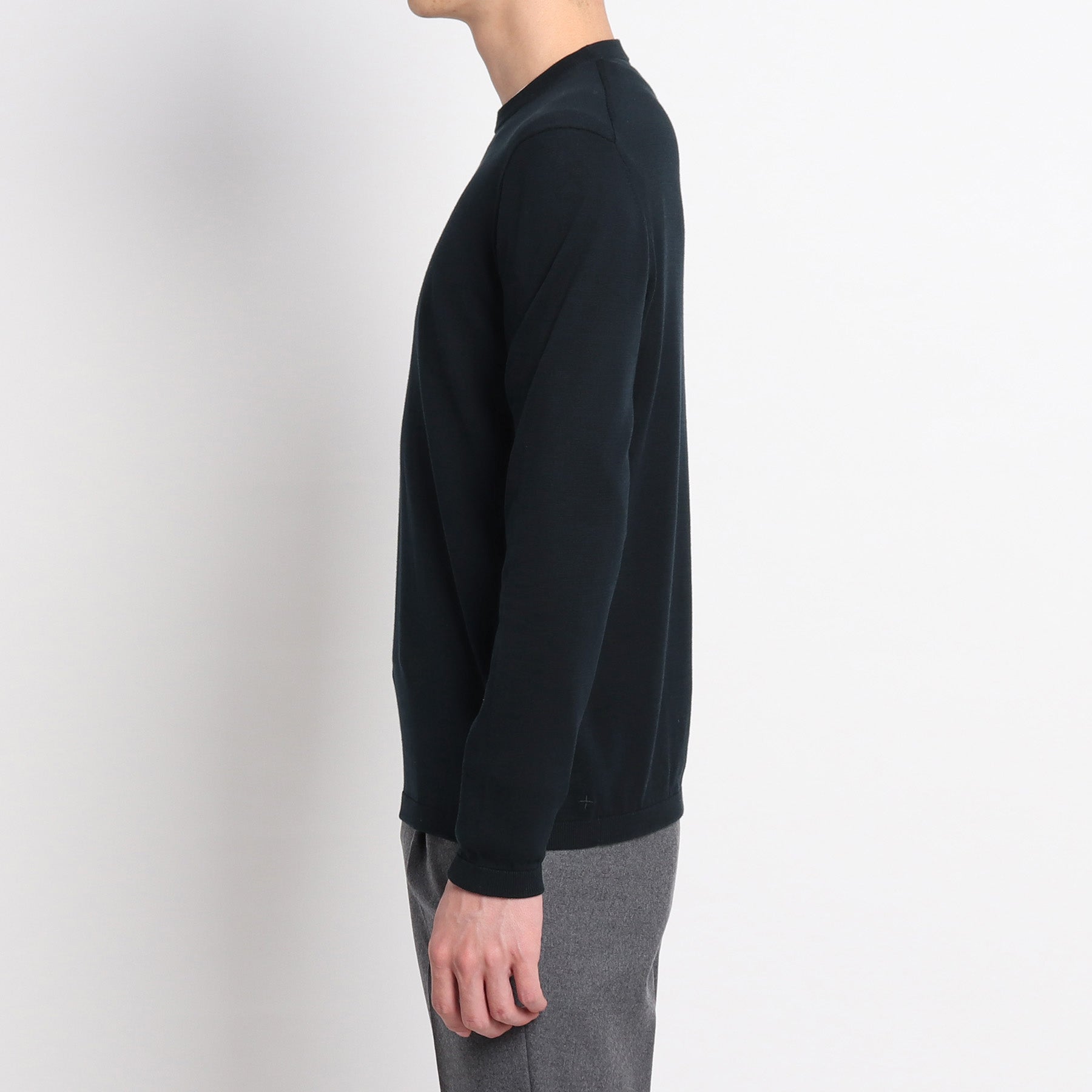 Crew Neck Knit Color: Navy