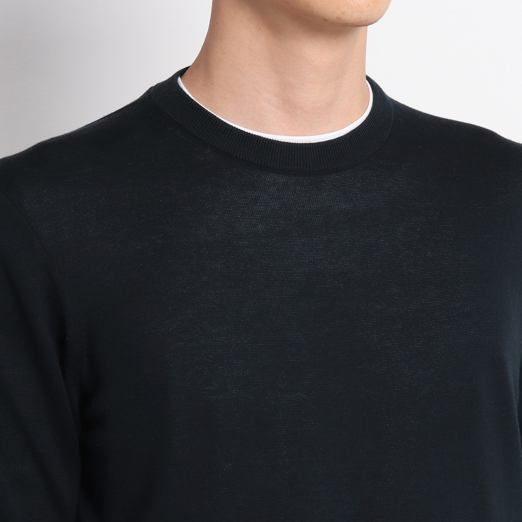 Crew Neck Knit Color: Navy