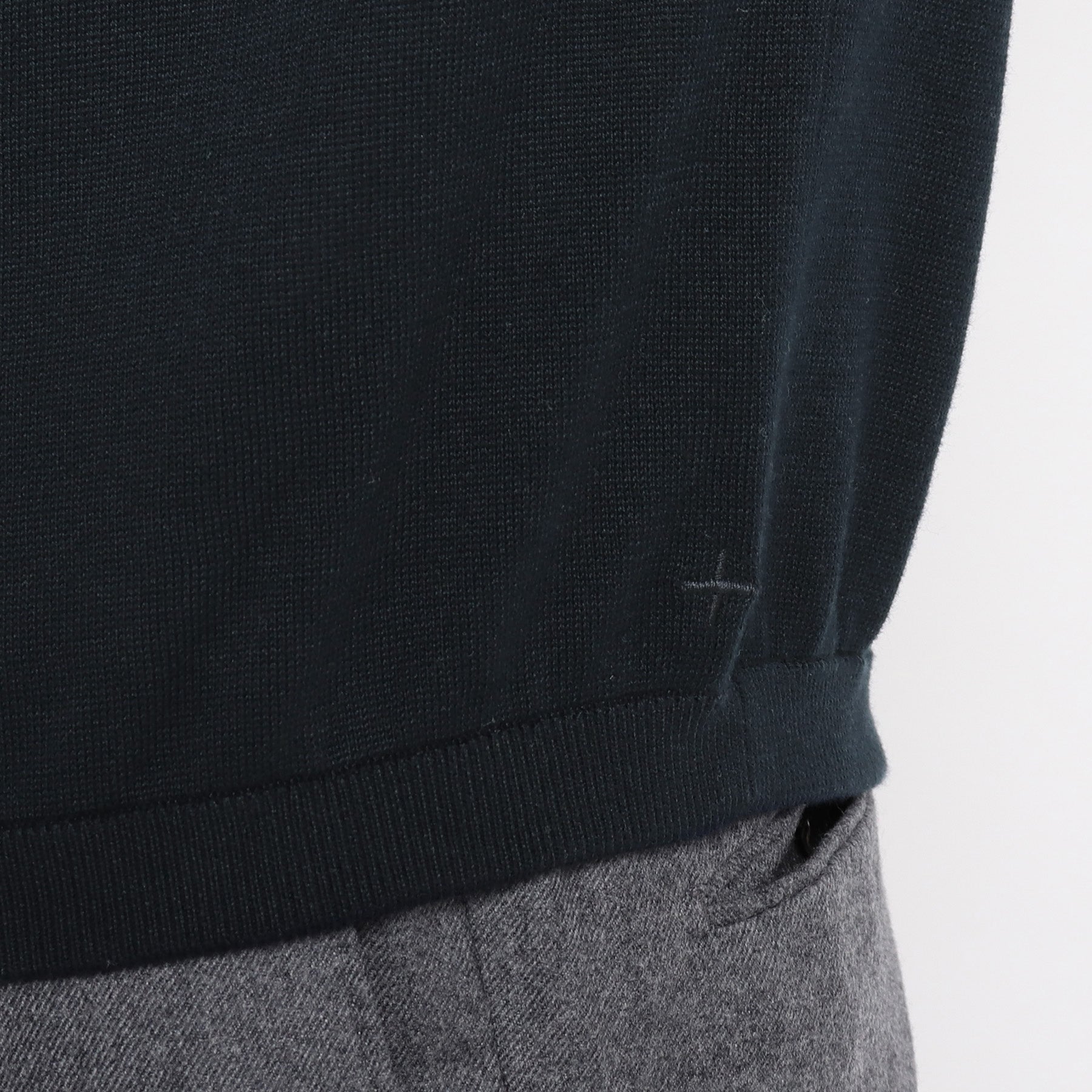 Crew Neck Knit Color: Navy