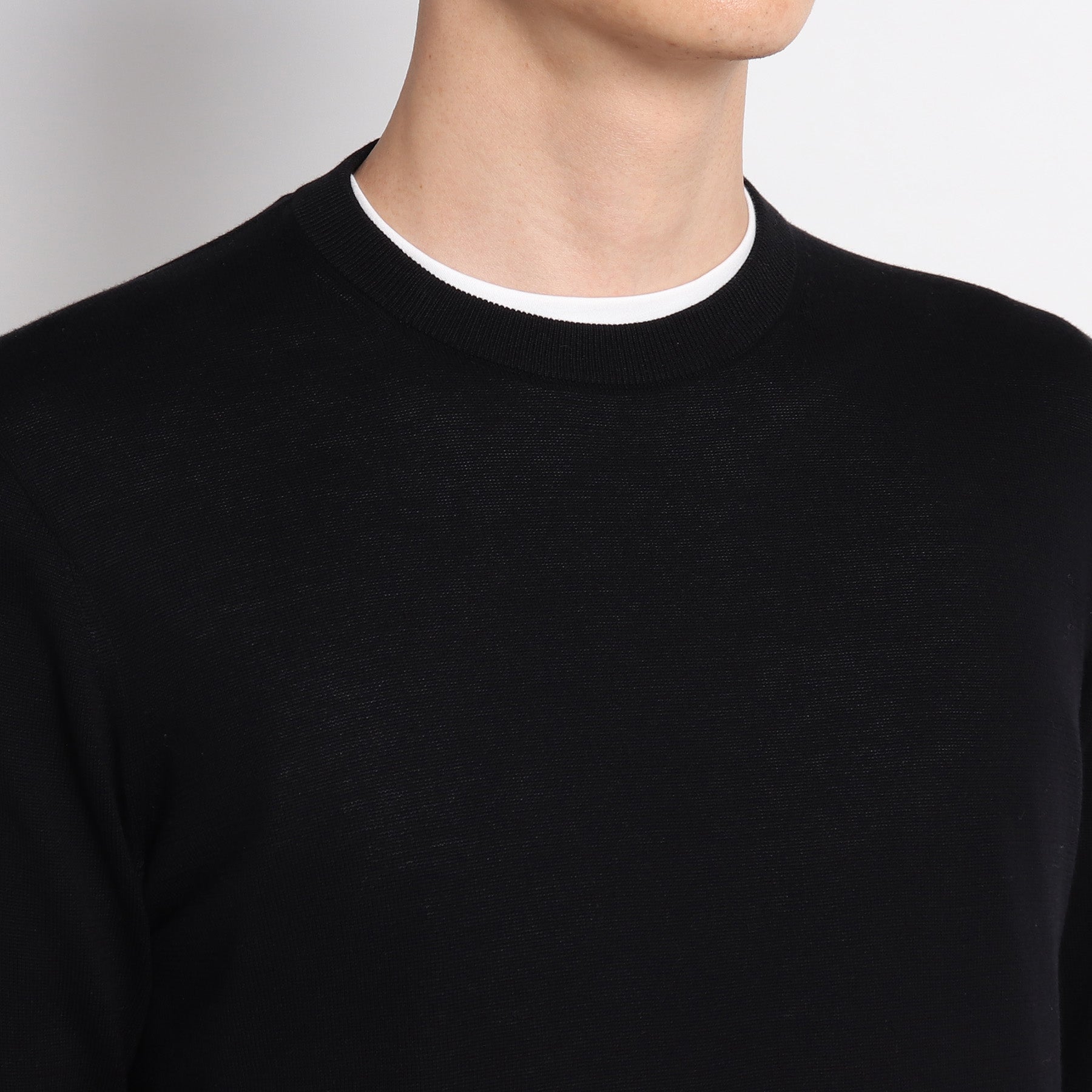 Crew Neck Knit Color: Black