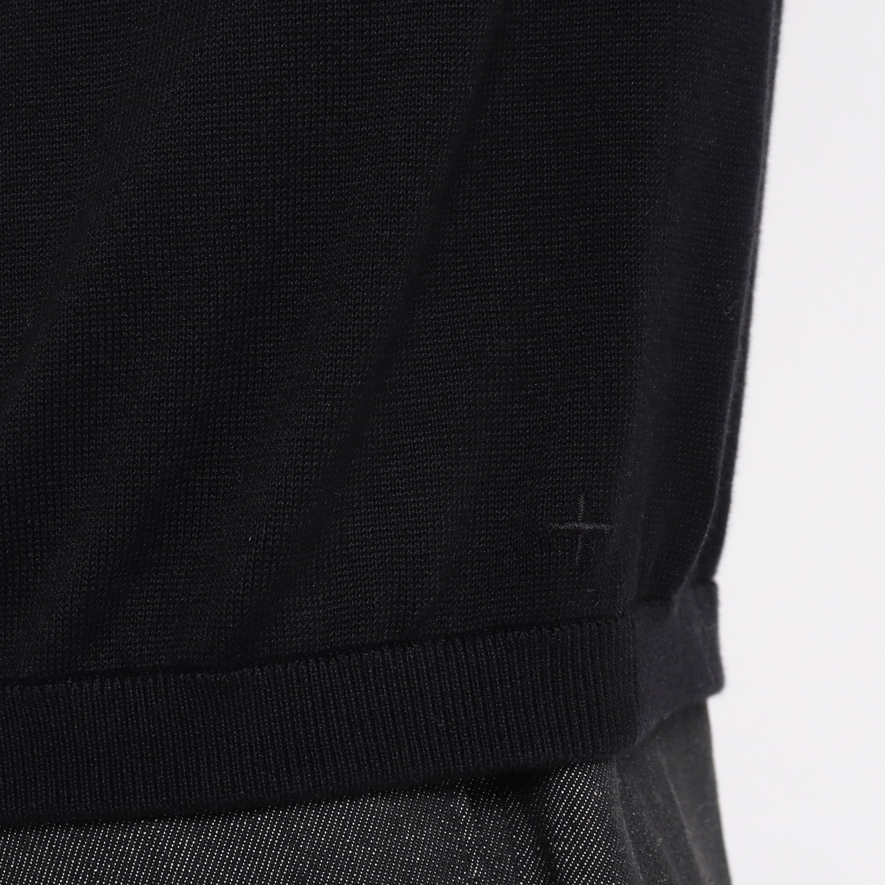 Crew Neck Knit Color: Black