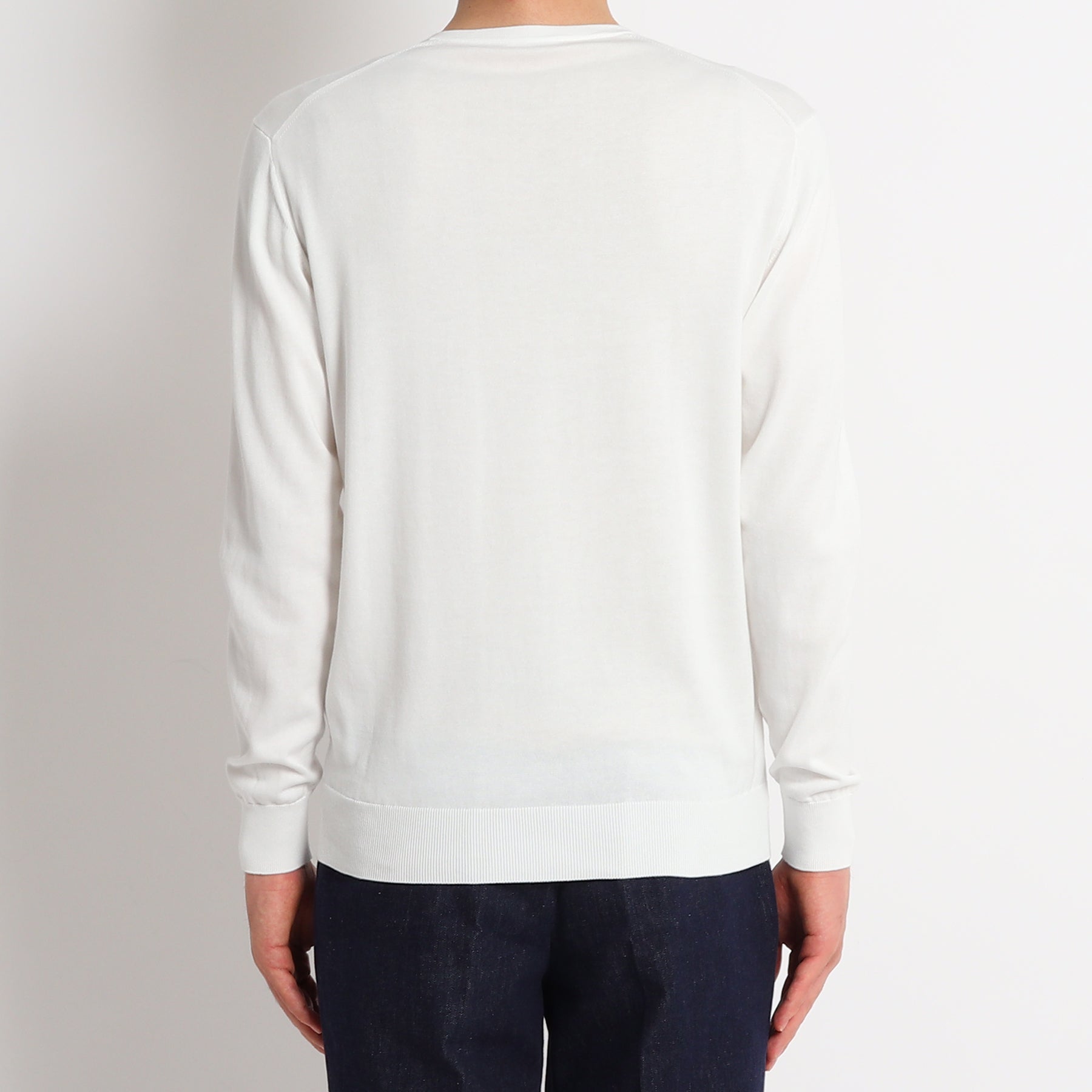 スビンプラチナム Vネックニット ホワイト | ＋CLOTHET ONLINE