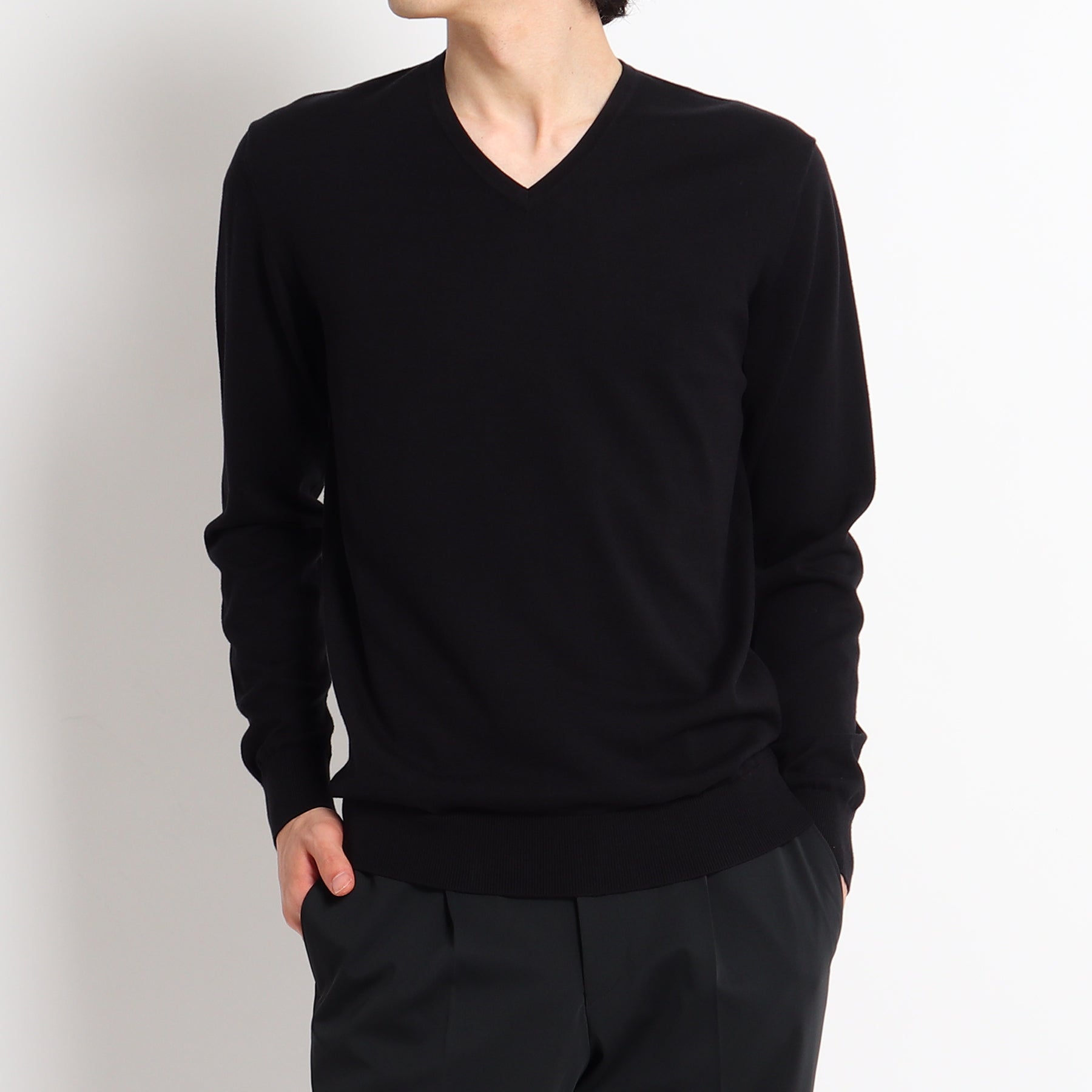 スビンプラチナム Vネックニット ブラック | ＋CLOTHET ONLINE