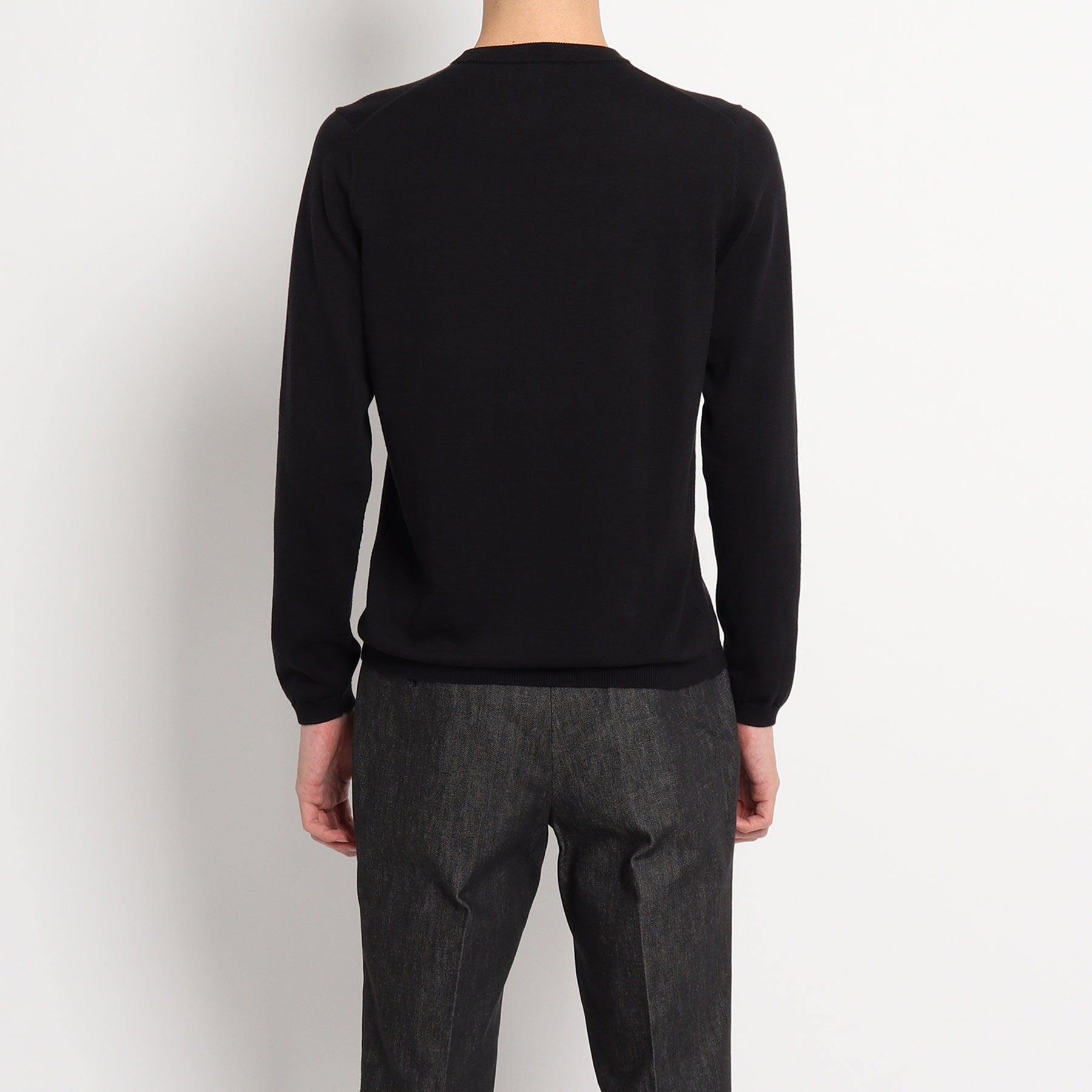 Crew Neck Knit Color: Black