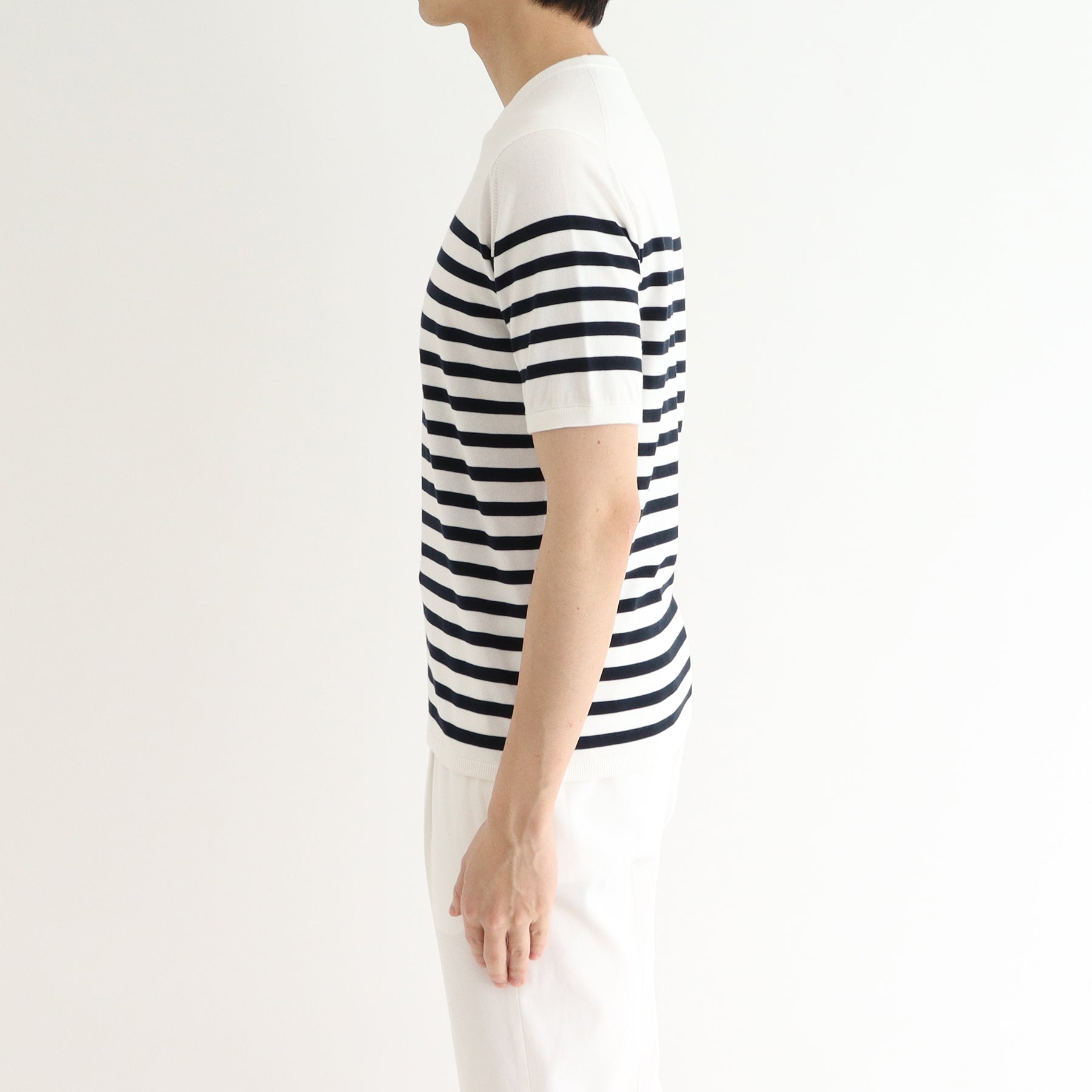 ami ボーダーTシャツ ネイビー/ホワイト AMI Parisのネイビー＆オフホワイト ルーズ ボーダー Tシャツがセール中