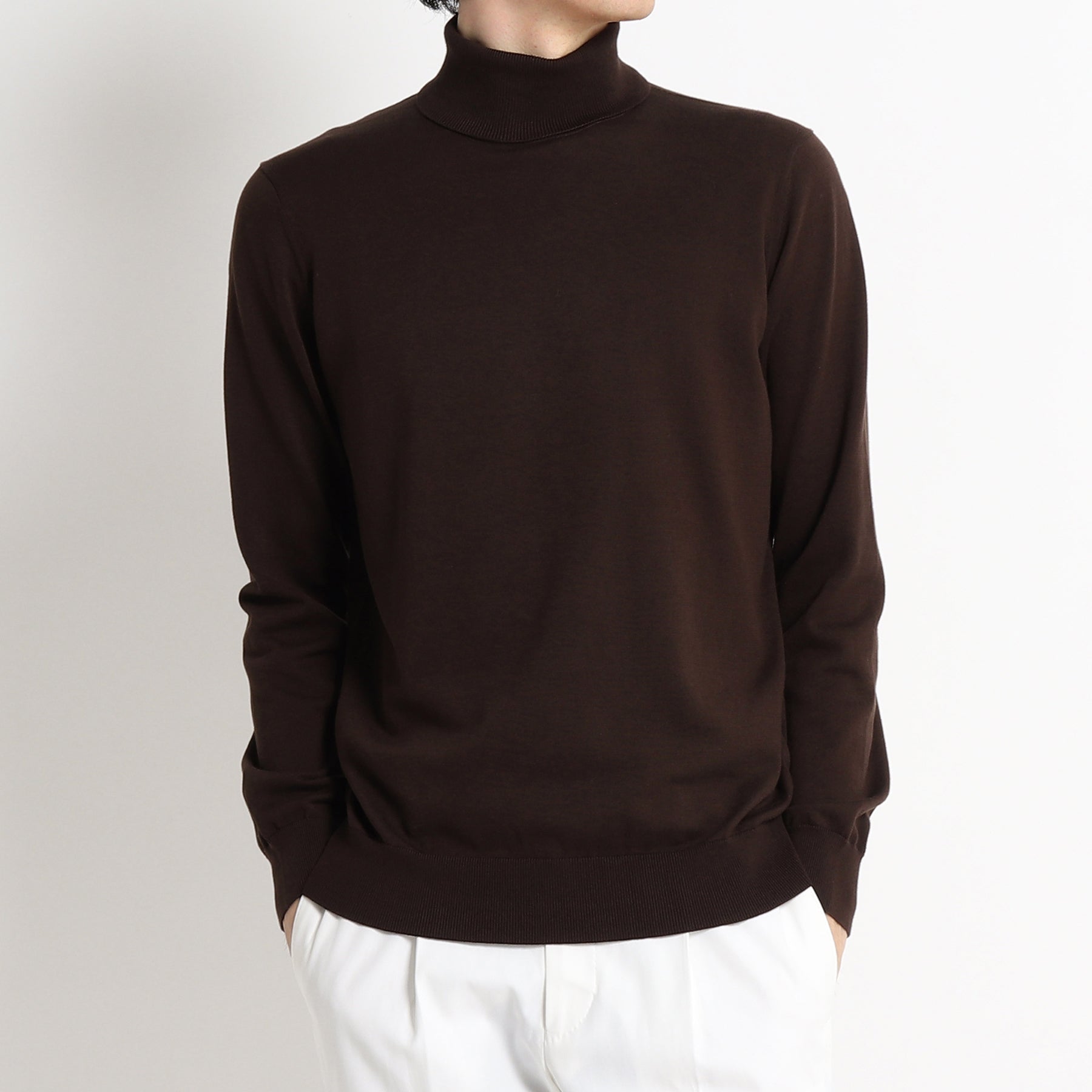 スビンプラチナム タートルネックニット オーク | ＋CLOTHET ONLINE