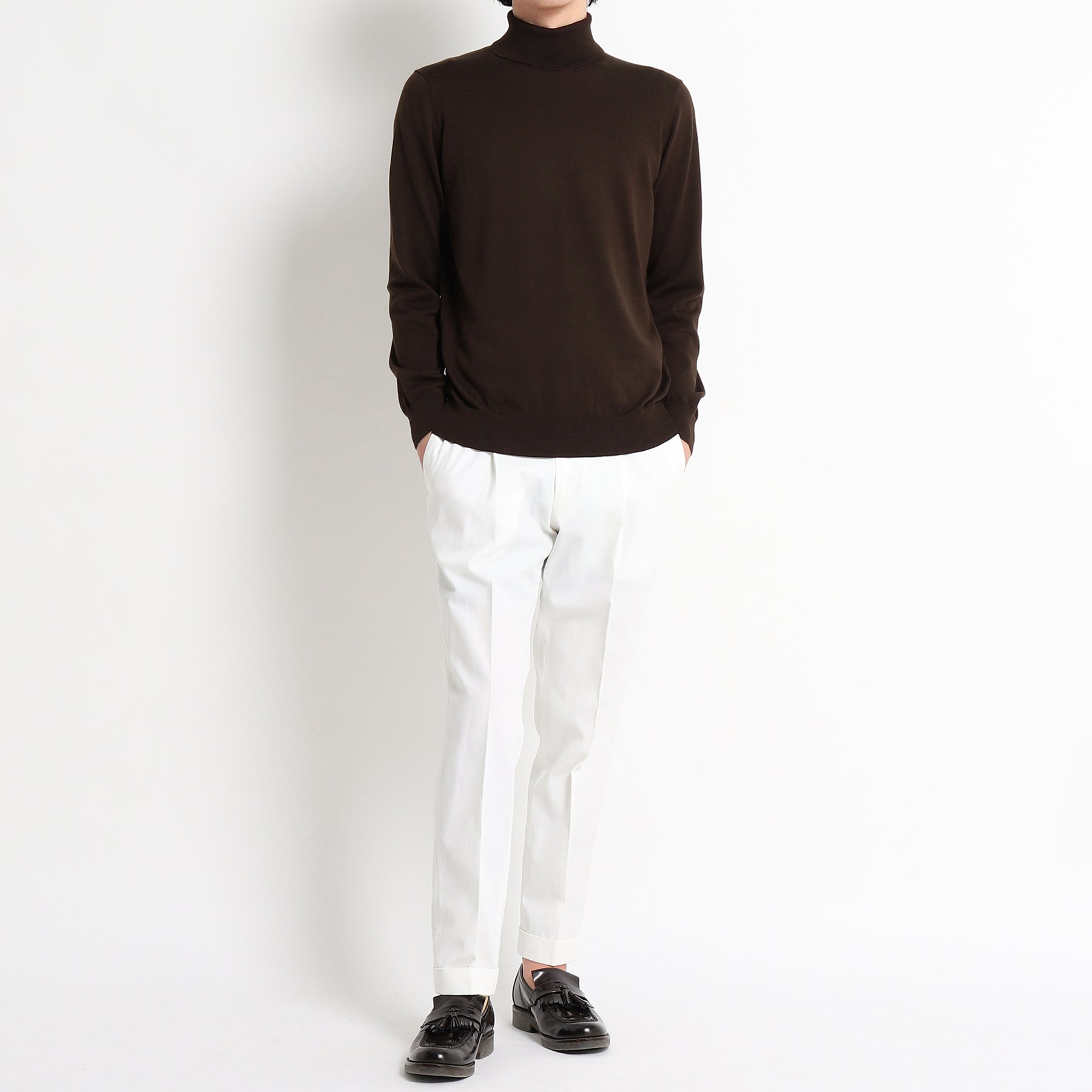 スビンプラチナム タートルネックニット オーク | ＋CLOTHET ONLINE