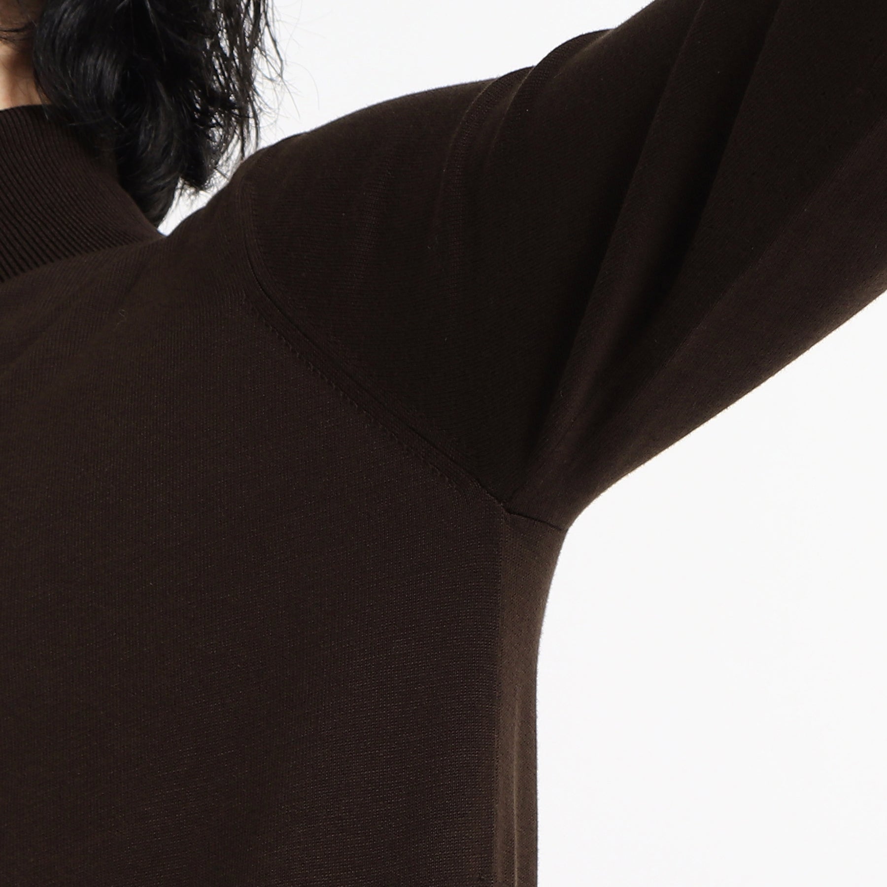 スビンプラチナム タートルネックニット オーク | ＋CLOTHET ONLINE