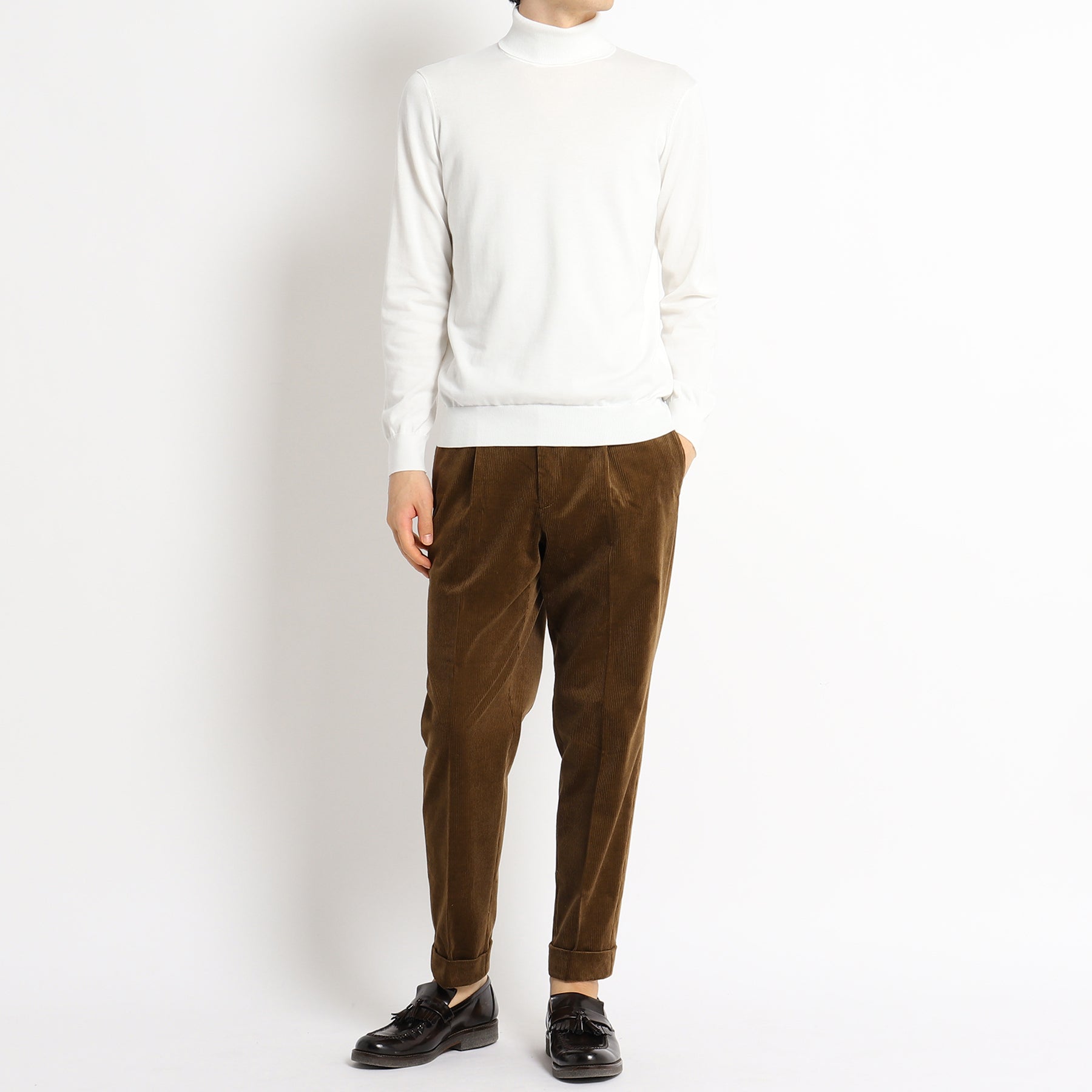 スビンプラチナム タートルネックニット ホワイト | ＋CLOTHET ONLINE